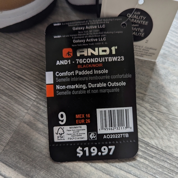 NWT ANDI TODDLER SNEAKERS SIZE 9 - Picture 2 of 2